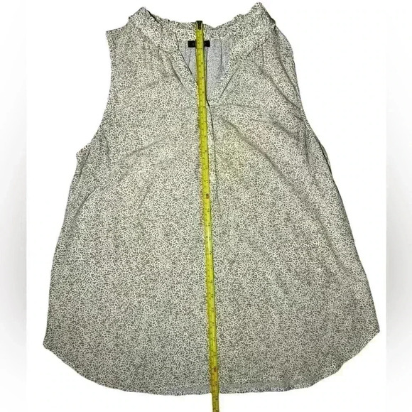 TALBOTS PEBBLED DOT RUFFLE SHELL - Picture 13 of 13